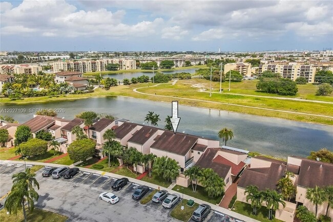 Building Photo - 9179 Fontainebleau Blvd