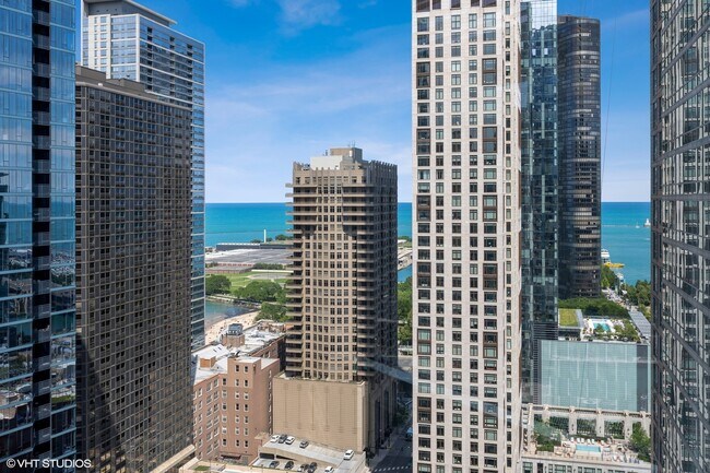 Building Photo - 512 N McClurg Ct