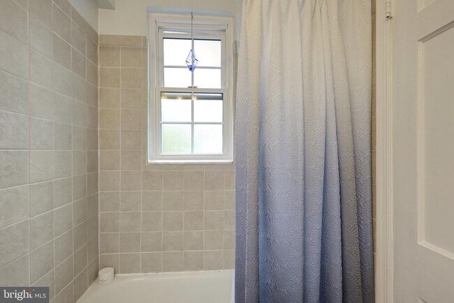 Building Photo - 1811 Key Blvd