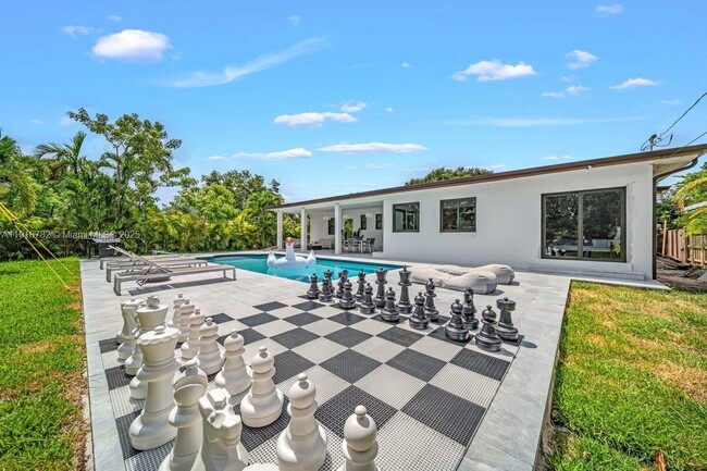 Building Photo - 305 NW 124th St