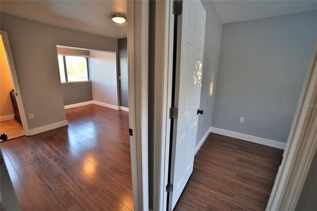 Building Photo - 10260 Turkey Lake Rd