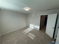 Building Photo - 5401 Canterbury Rdg Wy