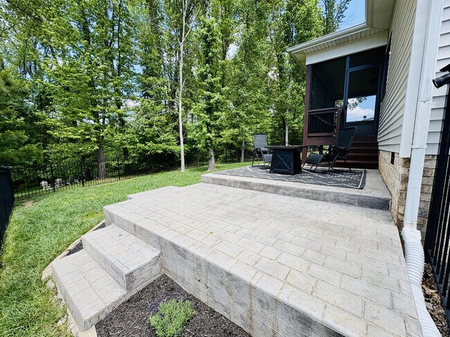 Building Photo - 1268 Easthaven Dr