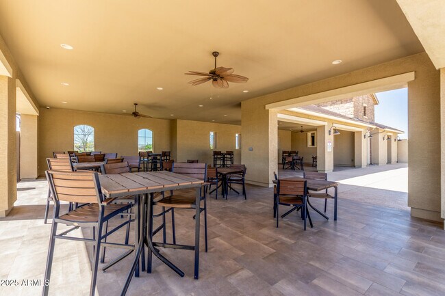 Building Photo - 34906 N Hawley Dr