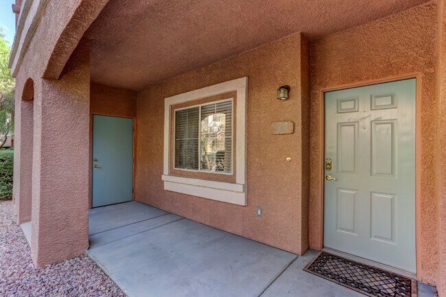 Entrance/Outdoor Storage Closet - 10525 Autumn Pine Ave