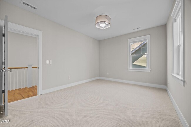 Building Photo - 916 Noisette Ct