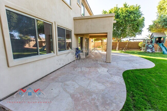 Building Photo - 14616 W Windward Ave