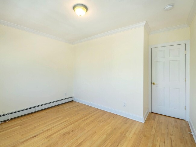 Building Photo - 30 Edgewood Rd