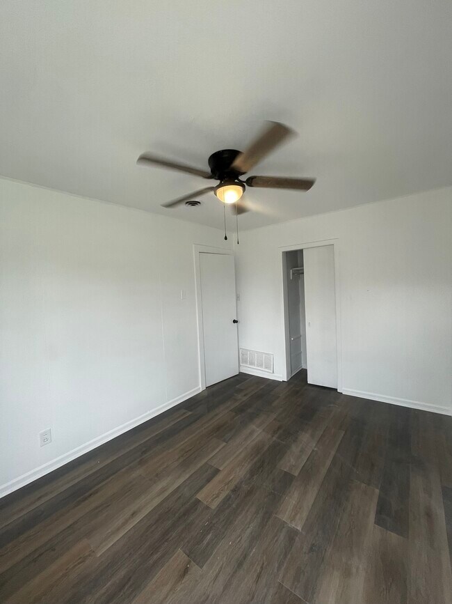 Building Photo - 602 S Wanda Dr