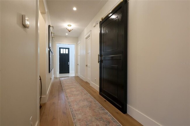 Building Photo - 2402 W Parkland Blvd