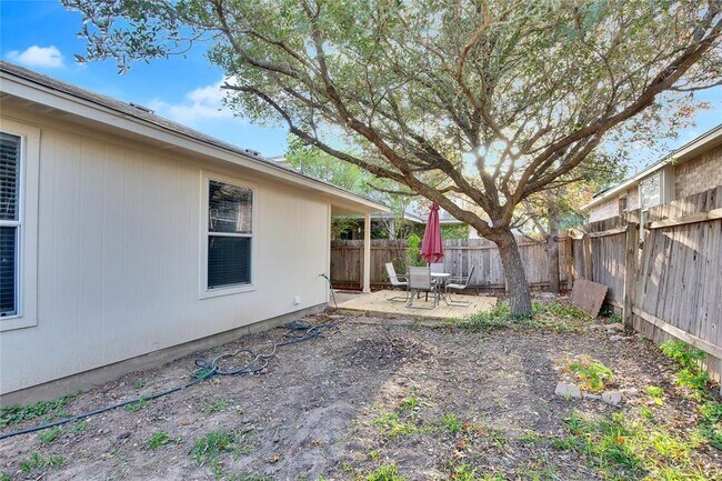 Building Photo - 2512 Jesse Owens Dr