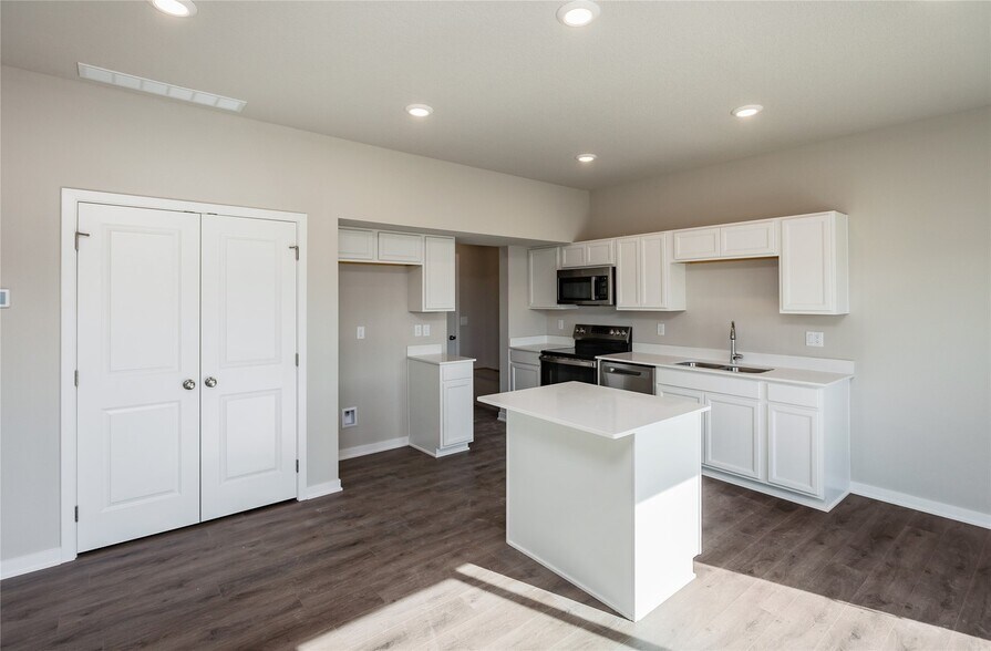 Building Photo - 6129 Tungsten Dr