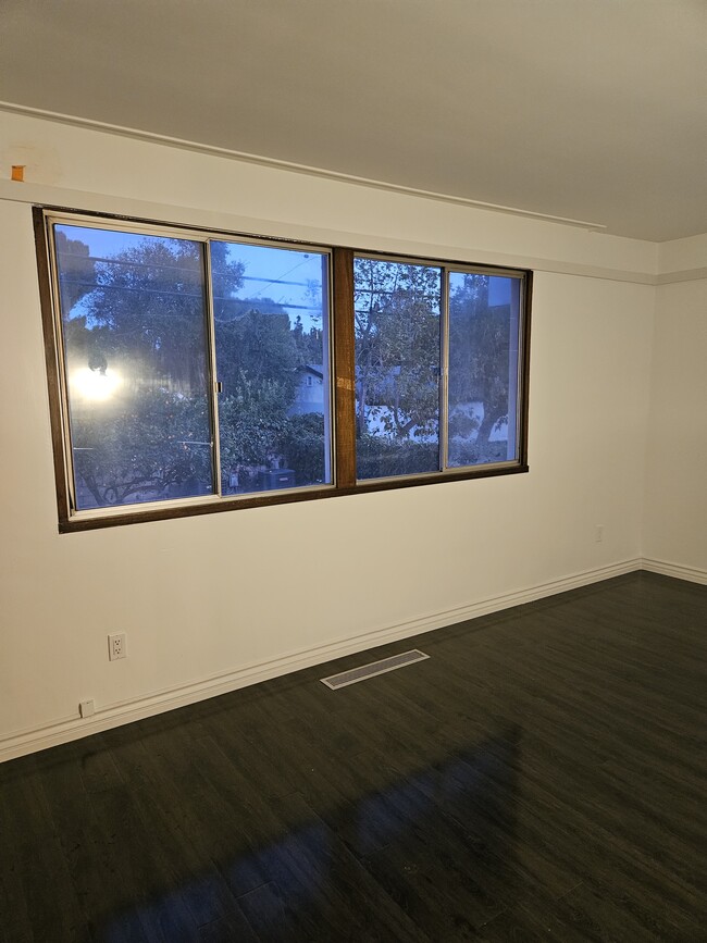 Bedroom 3 upstairs - 3657 Broadmoor Blvd