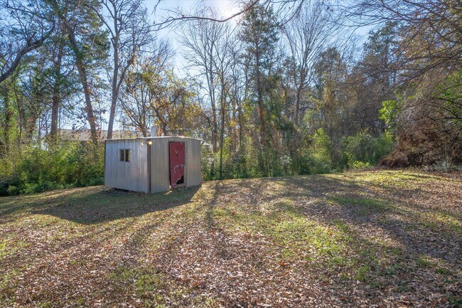 Building Photo - 175 E Elm St