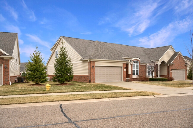 Building Photo - 21868 Kensett Dr