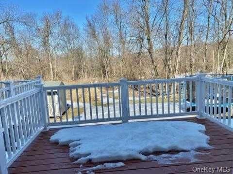 Building Photo - 10 Greenhouse Ln