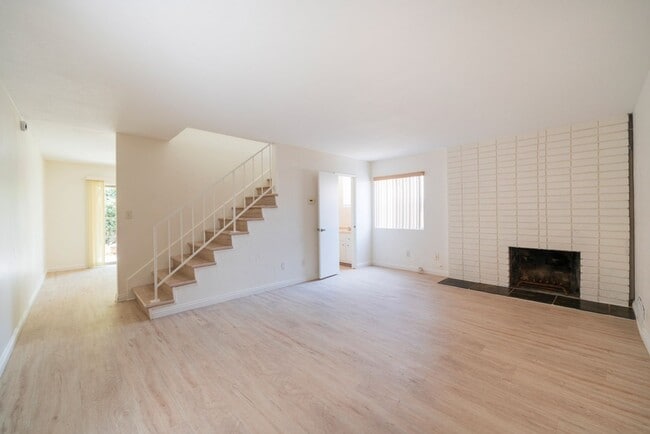 Building Photo - North Redondo 3 bedroom