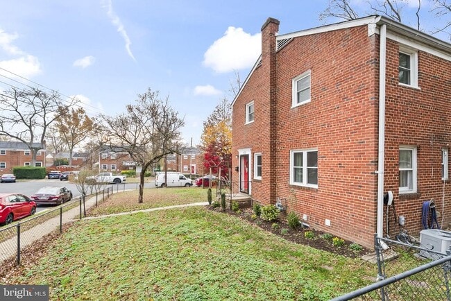 Building Photo - 4332 Utica Ave