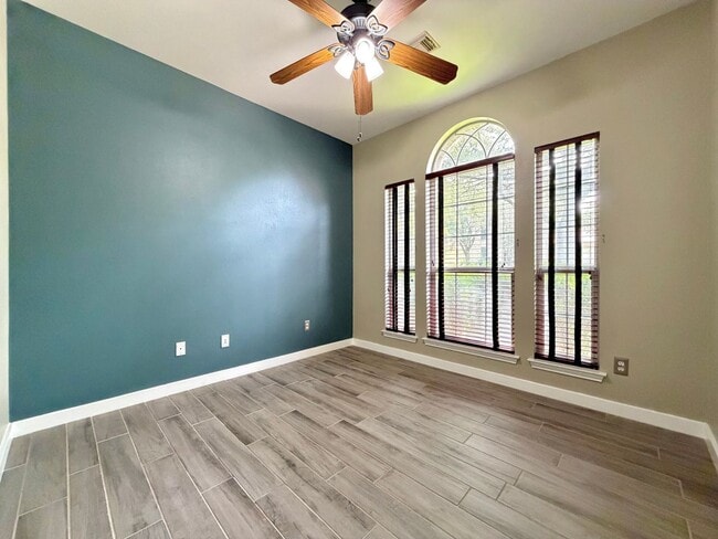 Building Photo - 12518 Zeller Ln