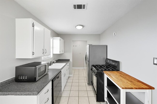 Building Photo - 1401 Olander St