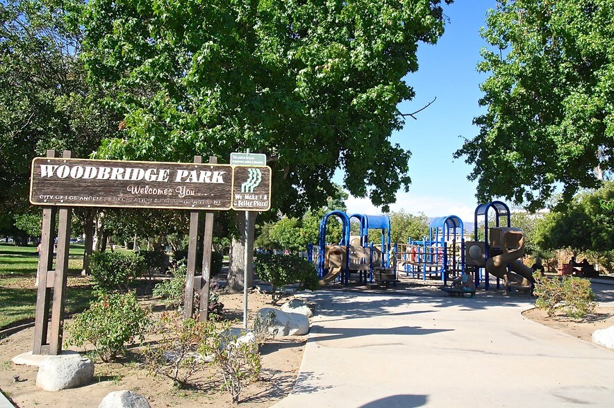 Building Photo - 11138 Aqua Vista St