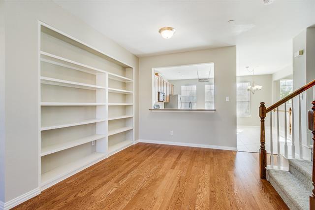 Building Photo - 449 Busher Dr