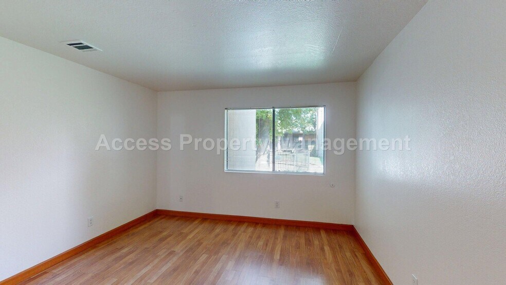 Building Photo - 2905 Niagra St