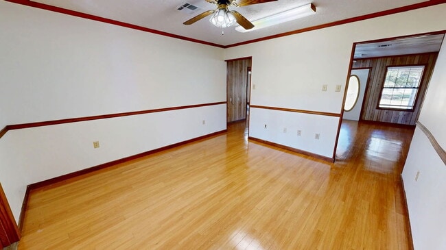 Building Photo - 497 High Hope Rd