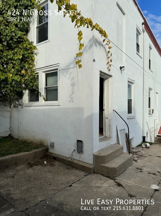 Building Photo - 424 N Gross St