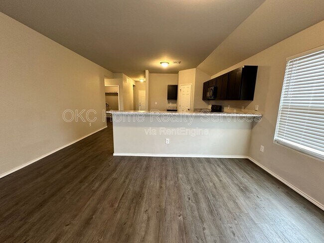 Building Photo - 9913 Rattlesnake Ln