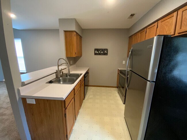 Building Photo - 3566-3568 Prescott Dr