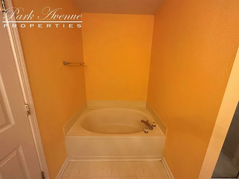 Building Photo - 6300 Gatesville Ln