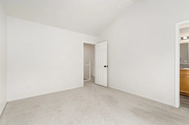 Building Photo - 2908 Des Moines Dr