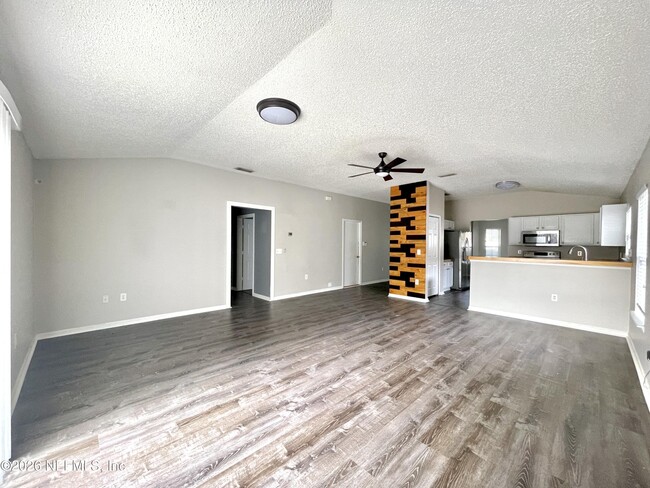 Building Photo - 519 Chancellor Dr E