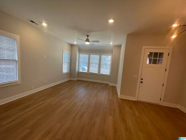 Building Photo - 4882 Silas Ave