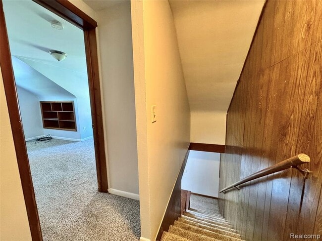 Building Photo - 834 E Cross St