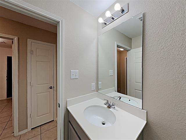 Building Photo - 2220 Heaton St