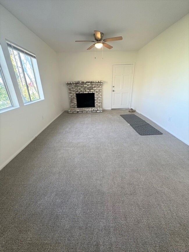Building Photo - 2 Bedroom 1 Bath House