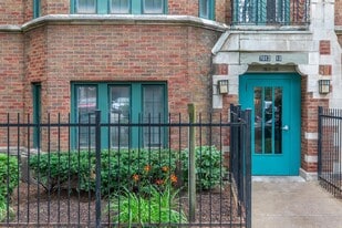 Building Photo - Highlands Tudor Manor - 55+ Community