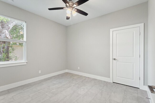 Building Photo - Deposit-Free! Modern, energy efficient hom...