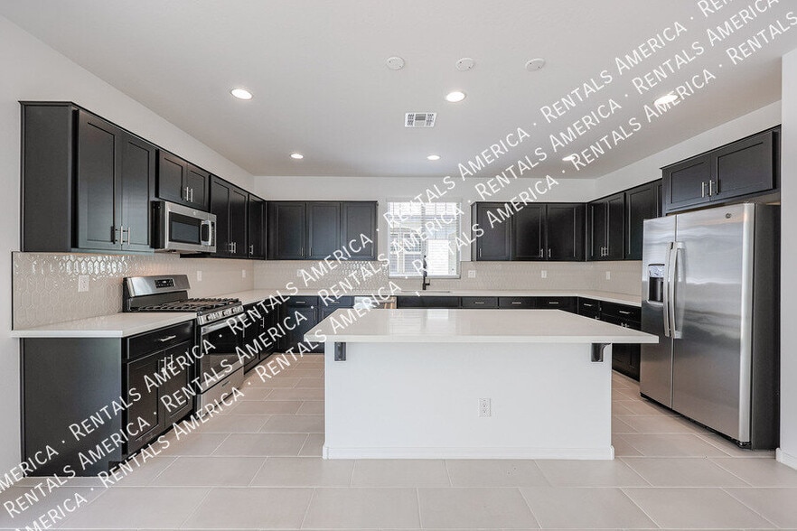 Building Photo - 3768 N 99th Dr