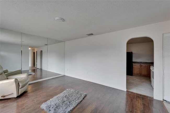 Building Photo - 8818 Ashman Rd