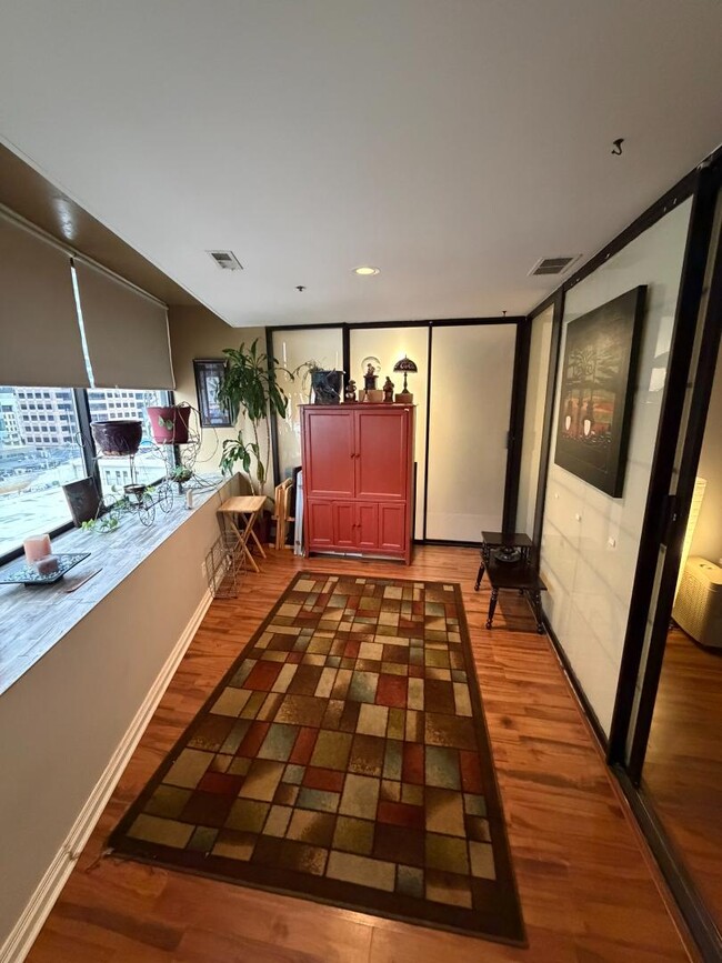 Building Photo - 44 W Broadway