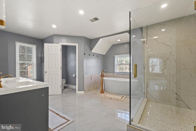Building Photo - 6355 Highgrove Park Ct