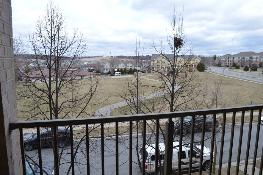 Building Photo - 8201 Mayo Dr