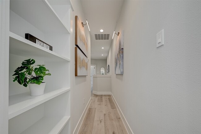 Building Photo - 2105 Sam Wilson St