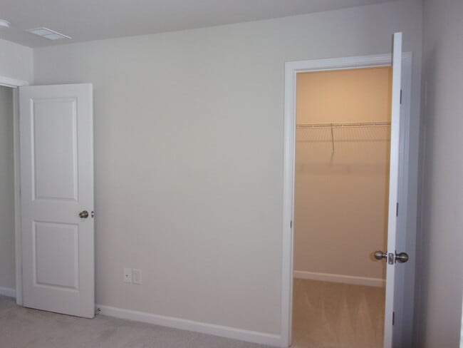 Building Photo - Recently Constructed 3 Bedroom 2 1/2 Bath Home in Walkers Mill