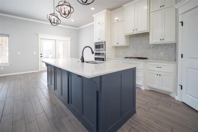 Building Photo - 508 NW 199th St