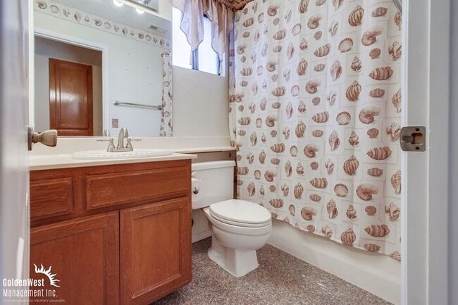 Building Photo - Lovely 3Bdm 2Ba Patio Home Located in the ...