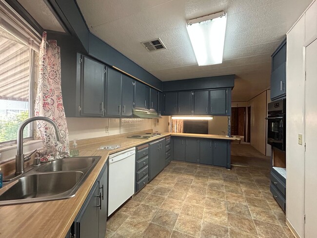 Building Photo - 2 Tarn Cir